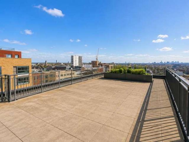 Flat for sale in Dalston, De Beauvoir Town