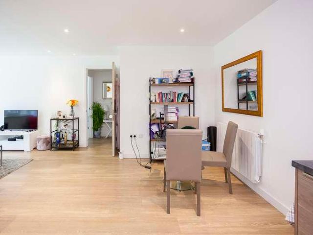 Flat for sale in London Borough of Lewisham, Greater London