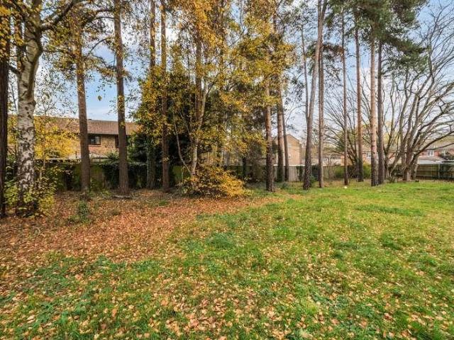 Flat for sale in Martin's Heron, Winkfield