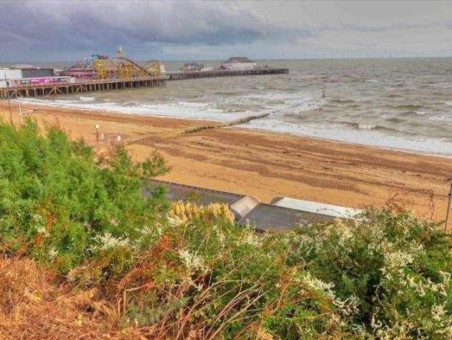 Flat for sale in Dale Hill, Essex