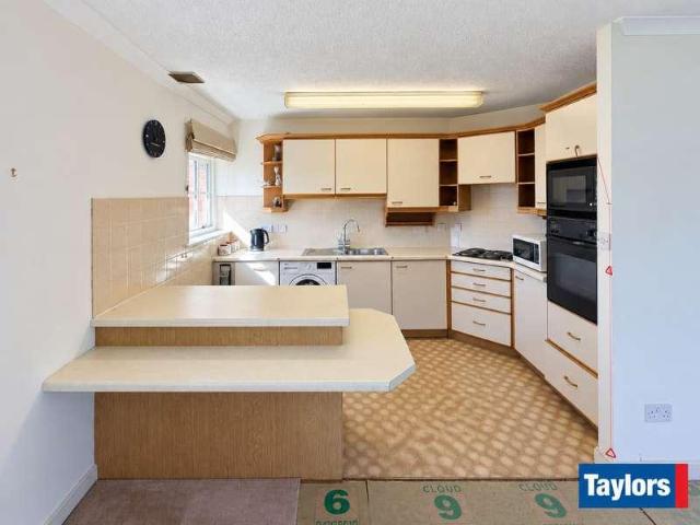 Flat for sale in Wolverley and Cookley, Rushock