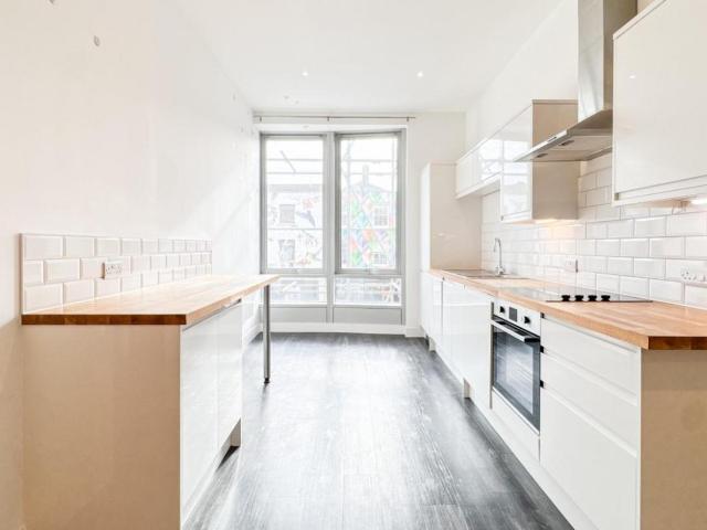 Flat for sale in Wapping Wharf, Feckenham