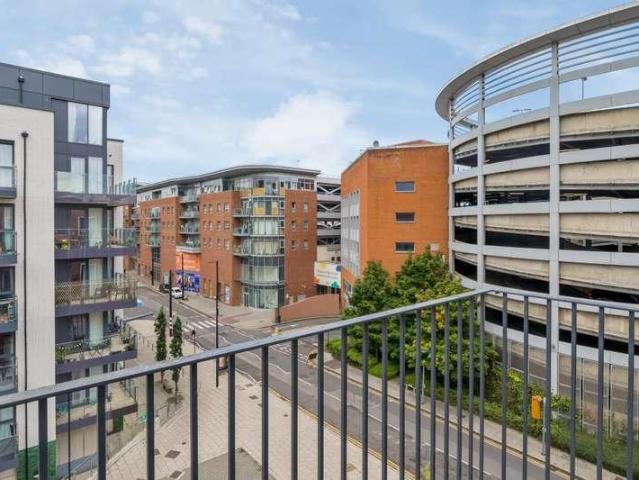 Flat for sale in Daws Hill, Cressex