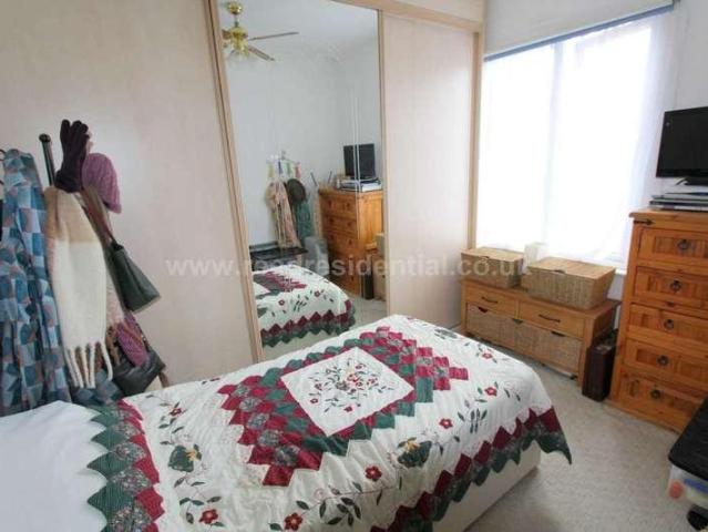 Flat for sale in Alton Barnes, Essex