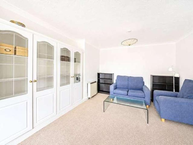 Flat for sale in The Slade, Oxfordshire