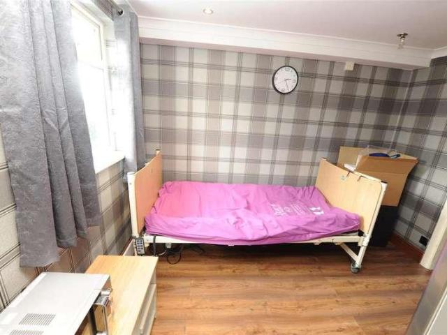 Flat for sale in West Yorkshire