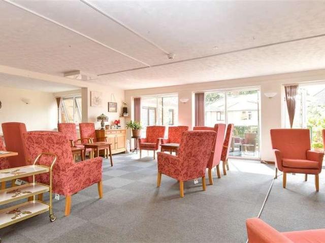 Flat for sale in Barnehurst, Greater London
