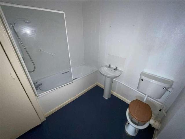 Flat for sale in East Cliff, Acol