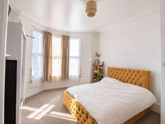 Flat for sale in Weston-super-mare, North Somerset