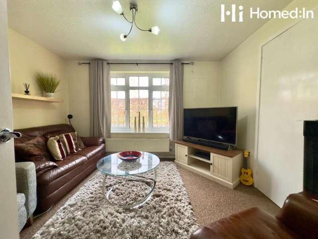 Flat for sale in Wickhurst Green, Horsham