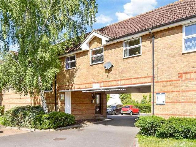 Flat for sale in Epping, Essex
