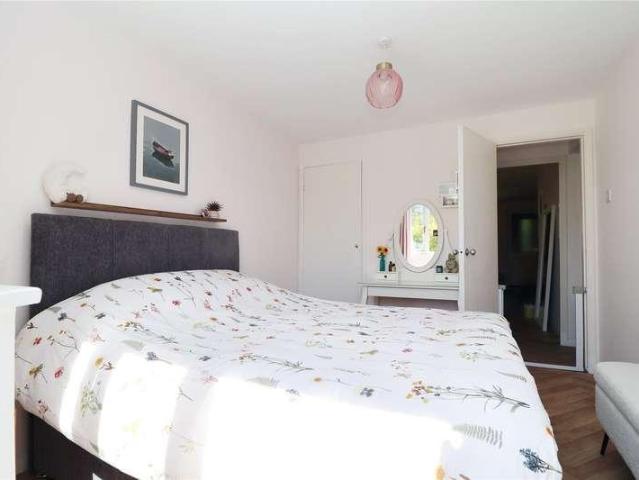 Flat for sale in Horsell, Woking