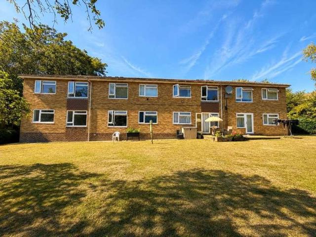 Flat for sale in Cross In Hand, East Sussex