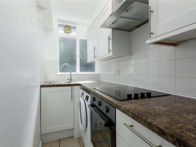 Flat for sale in Putney, Greater London
