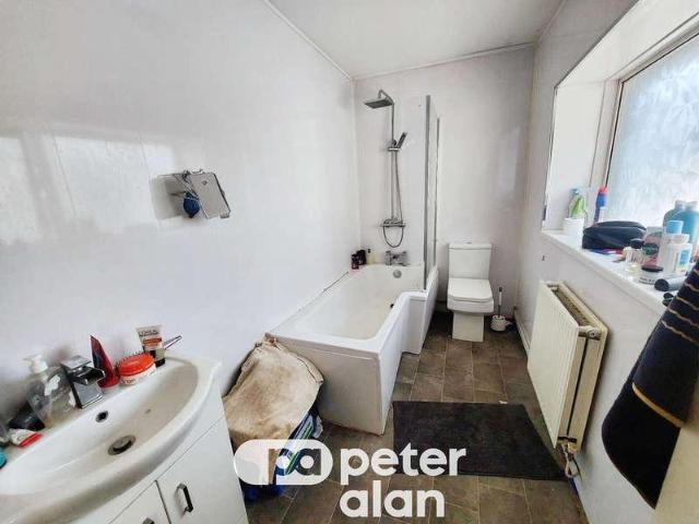 Flat for sale in Ogmore Valley, Price Town