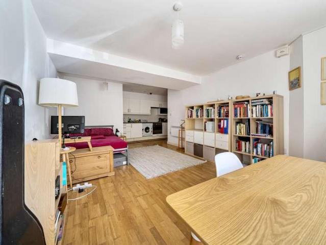 Flat for sale in Gipsy Lane Estate, The Slade