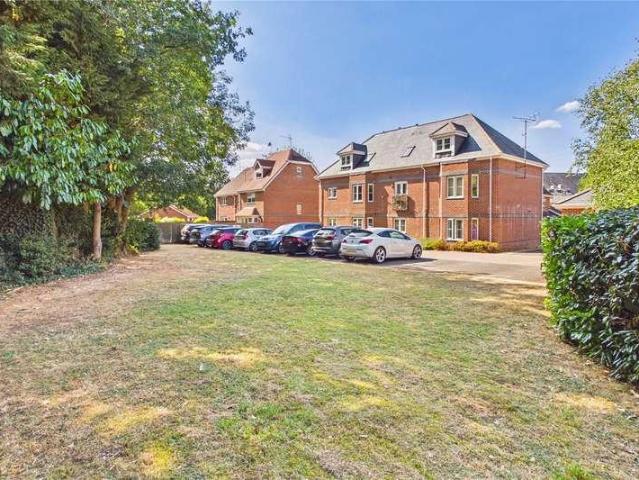 Flat for sale in Hermitage, West Berkshire
