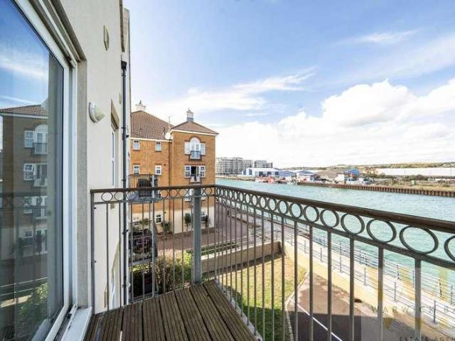 Flat for sale in Kingston Buci, Fishersgate