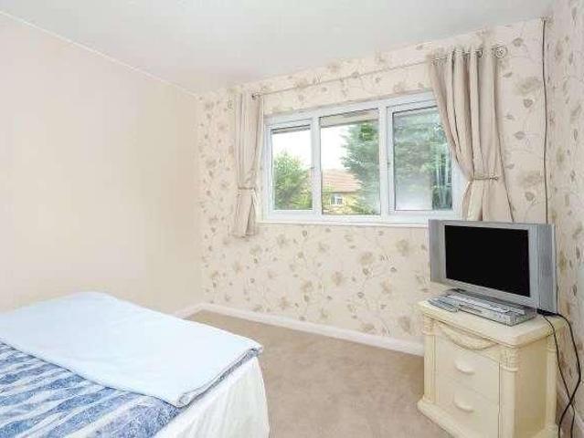 Flat for sale in Earley