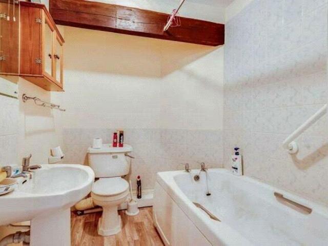 Flat for sale in Purton, Wiltshire