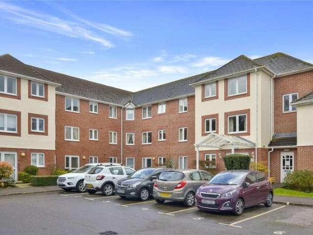 Flat for sale in West Moors