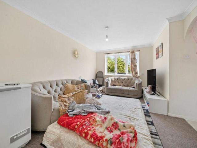 Flat for sale in London Borough of Lewisham, New Cross