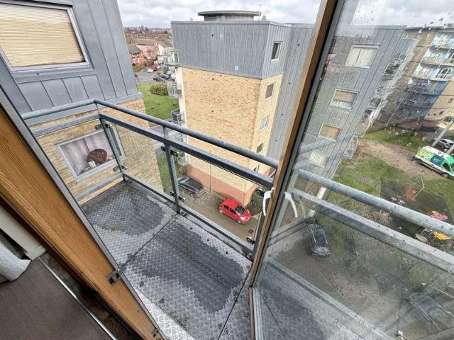 Flat for sale in Key Street, Suffolk