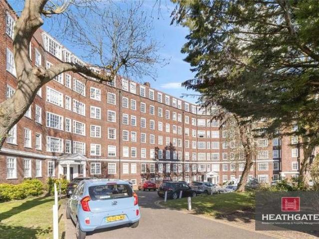 Flat for sale in Chalk Farm, Primrose Hill
