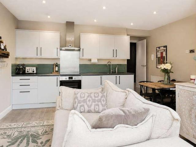 Flat for sale in Mapesbury, Greater London