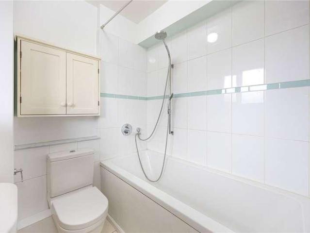 Flat for sale in Putney, Greater London