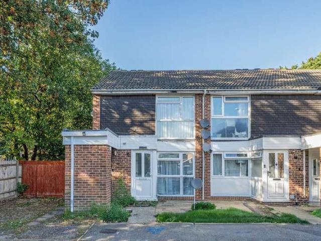 Flat for sale in London Borough of Harrow, Greater London
