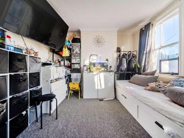 Flat for sale in London Borough of Lewisham, New Cross