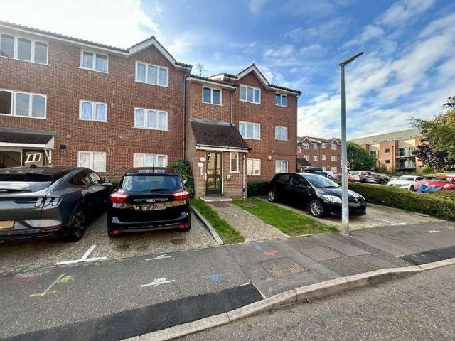 Flat for sale in Epping, Essex