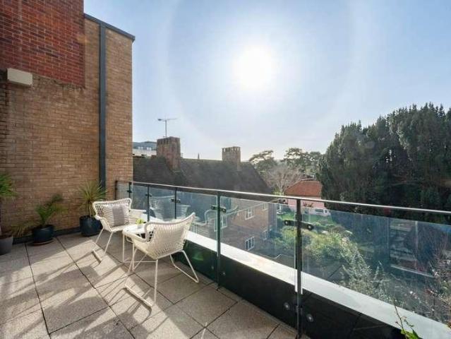 Flat for sale in New Town, Horsham