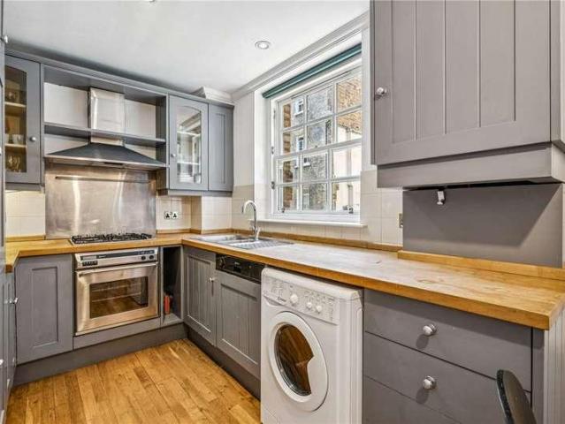 Flat for sale in Seven Dials, Bloomsbury
