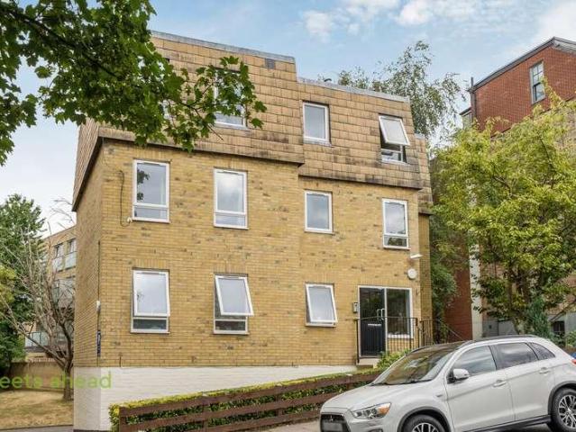 Flat for sale in Greater London