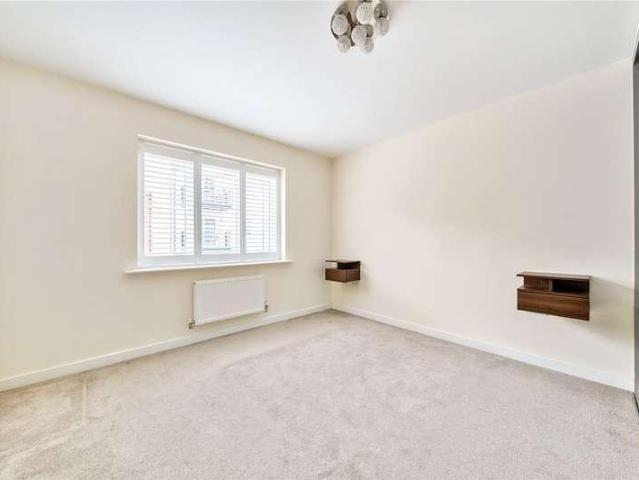 Flat for sale in The Butts, Kent