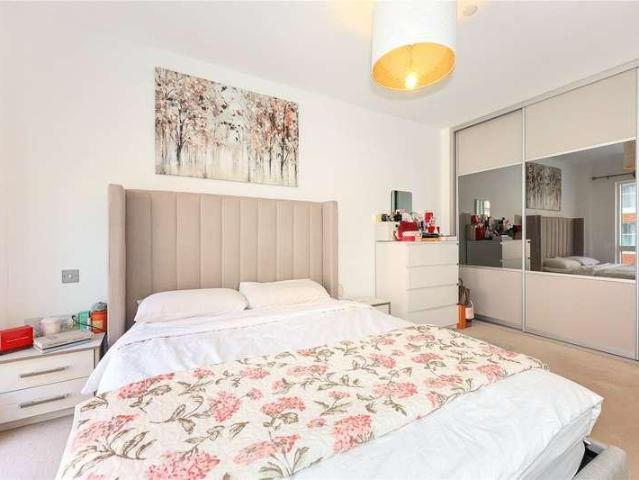 Flat for sale in Colindale, Greater London