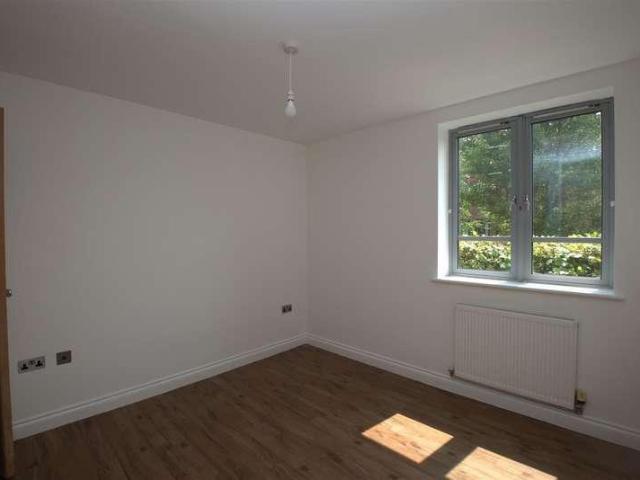Flat for sale in Bristol, Cumberland Basin