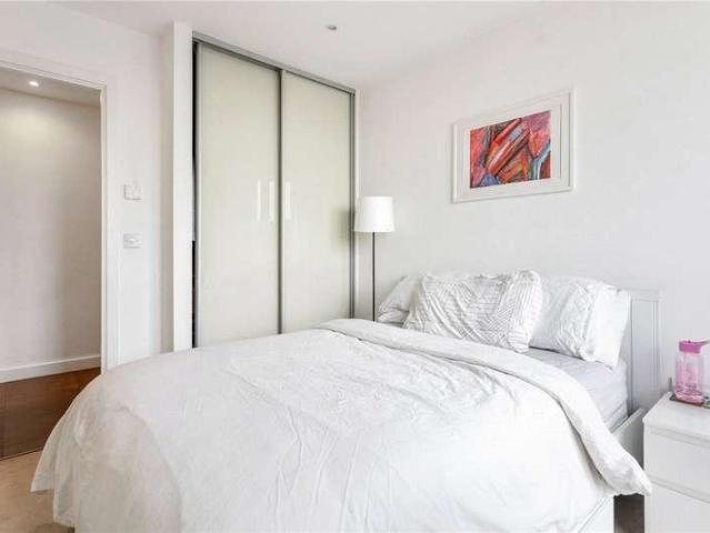 Flat for sale in Islington, Greater London