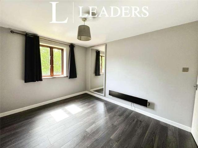 Flat for sale in Walton, Eastbridge