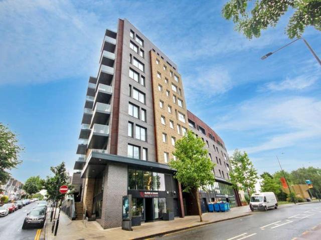 Flat for sale in Greater London