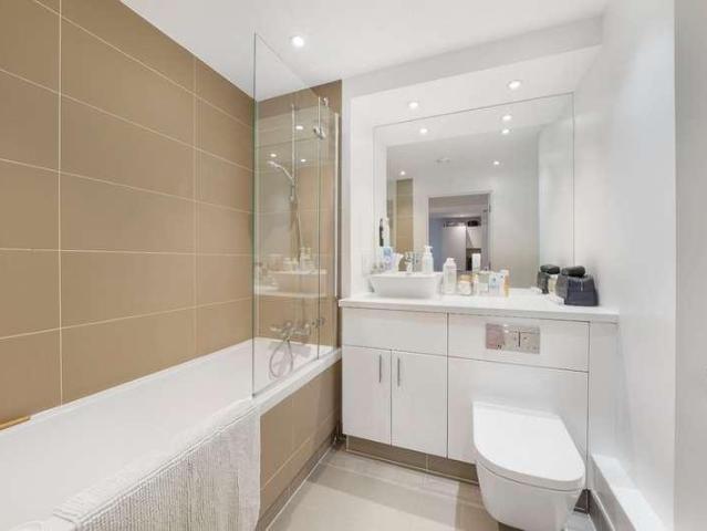 Flat for sale in London Borough of Hillingdon, Greater London