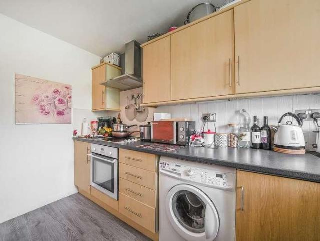 Flat for sale in London Borough of Croydon, Thornton Heath