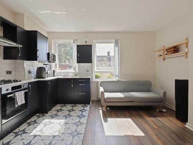 Flat for sale in Wisewood, South Yorkshire