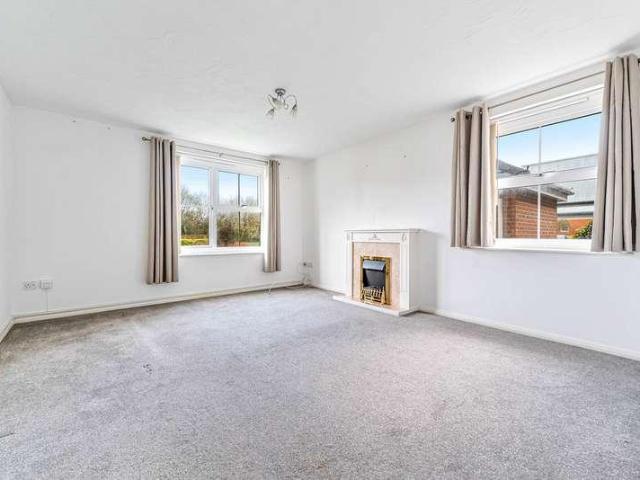 Flat for sale in Weston-super-mare, North Somerset