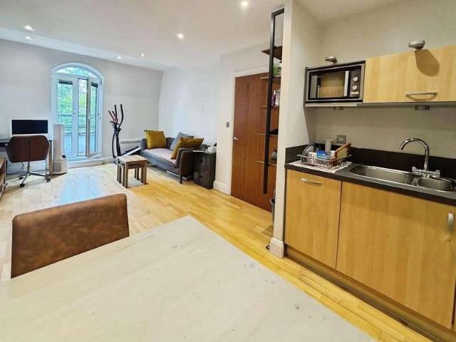 Flat for sale in Lower Halliford, Surrey