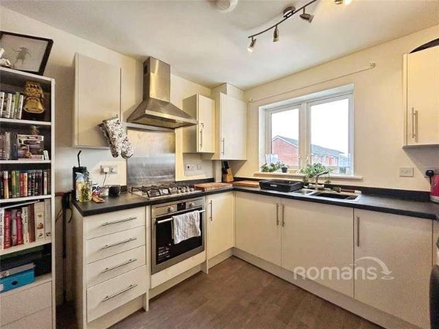Flat for sale in Farnborough, Hampshire