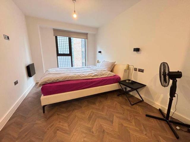 Flat for sale in Ropewalks, Calderstones