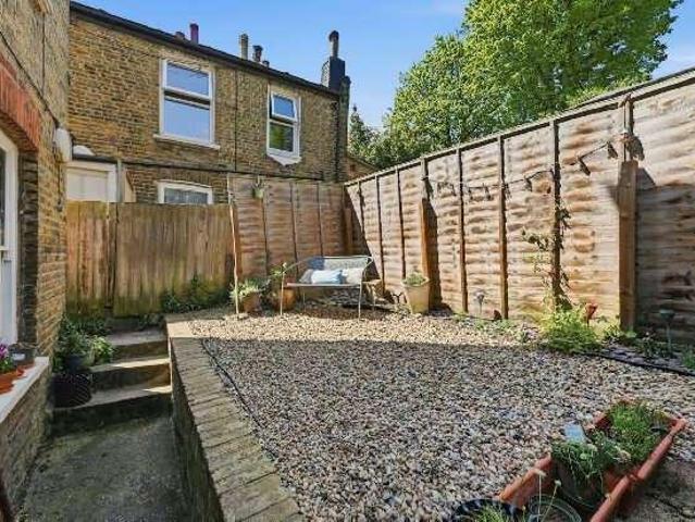 Flat for sale in Archway, Greater London